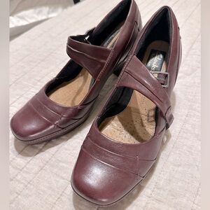 Clarks Heels Artisan Maryjane's Leather Shoes 9